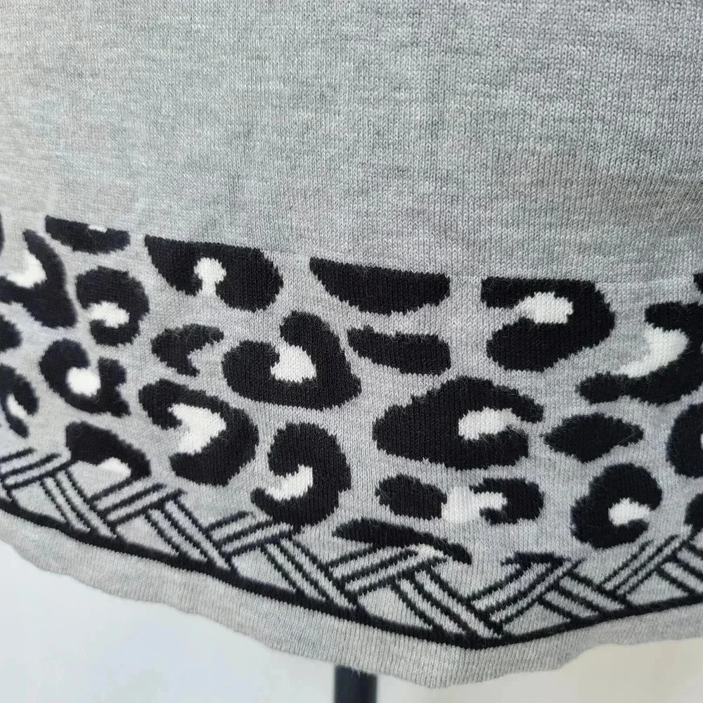 NWT Croft & Barrow Woman Sweater Gray Black Attached Scarf M Lightweight Knit - Picture 2 of 12
